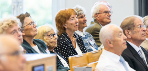 Alumni bei der Verleihung der diamantenen Diplome 2022 ©Jana Dünnhaupt