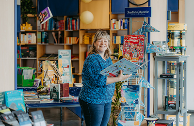 Anne-Katrin Güldenpfenning in der Buchhandlung im G22 (c) Jana Dünnhaupt