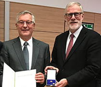 Ehrennadel Wolfgang Renzsch und Rainer Robra (c) Katrin Pohl