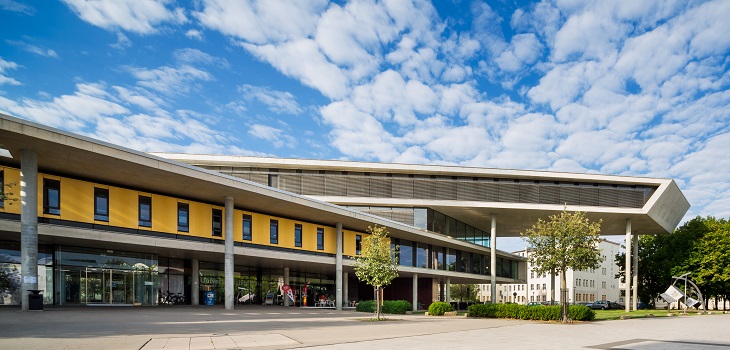 Bibliothek Umbau Regalbeleuchtung abgeschlossen