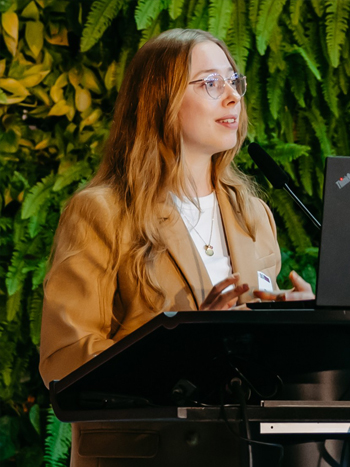 Portrait Ilka Stork ©Jana Dünnhaupt, Uni Magdeburg