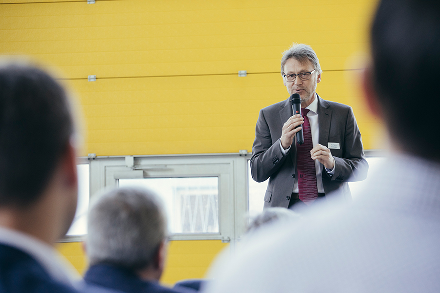 Rektor der Uni Magdeburg Prof. Stackeljan eröffnet 2 neue ego Inkubatoren (c) Harald Krieg