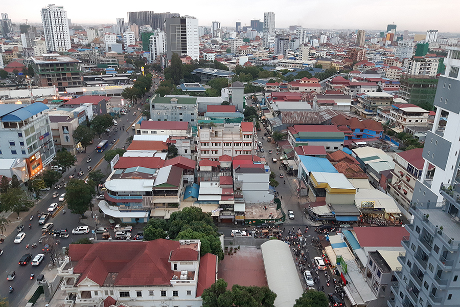 Foto der Phnom Penh mit vielen High-Rise Buildings (c) Annalena Catharina Becker Uni Magdeburg