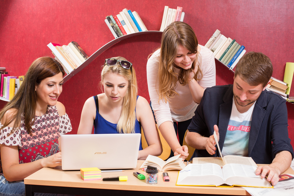 Studierende Lernen Meta