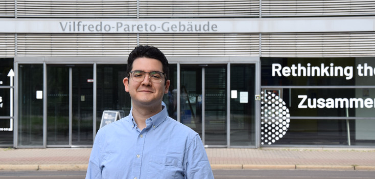Header - Student Ricardo