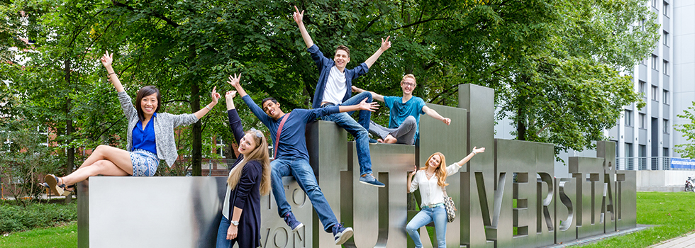 Studenten an der Uniporta