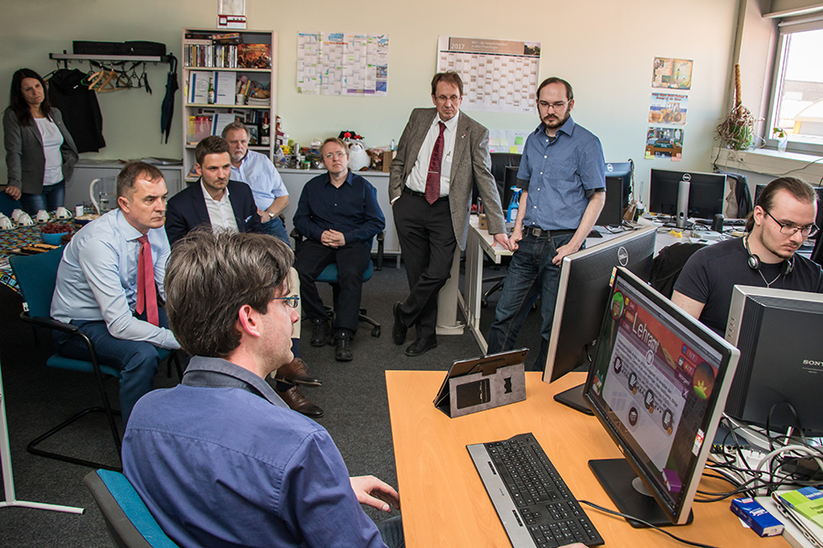 Bildungsminister Marco Tullner besucht Start-up der Universität Magdeburg 2