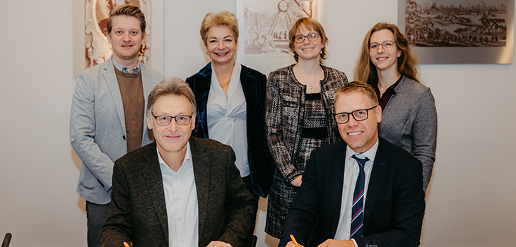 Bei der Unterzeichnung des Kooperationsvertrags für die Universitätsschule (c) Jana Dünnhaupt Uni Magdeburg